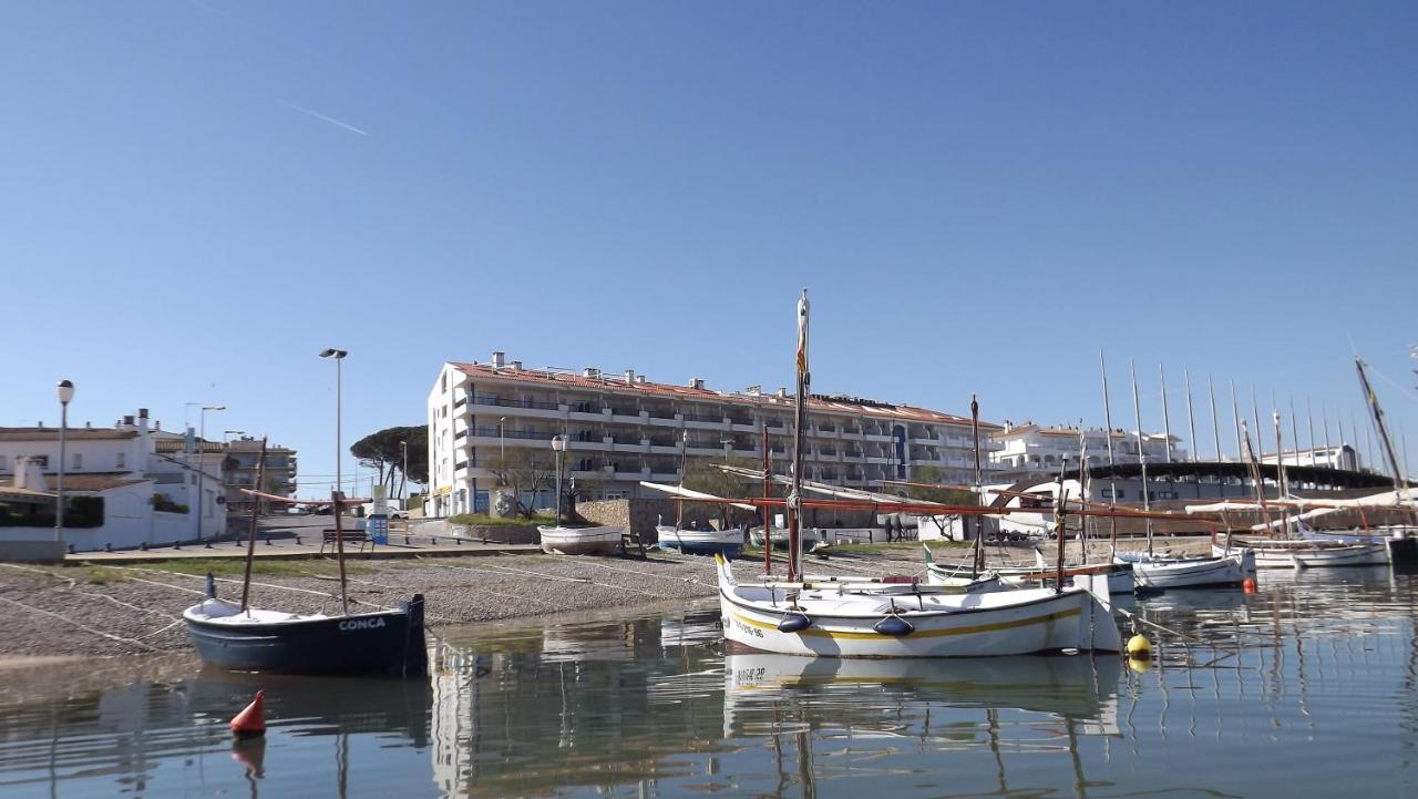 Apartaments Club Nautic L' Escala Exterior foto